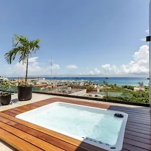 luxury-sea-view-studio-on-the-5th-avenue-i-by-yeah.allrivieramayahotels.com/